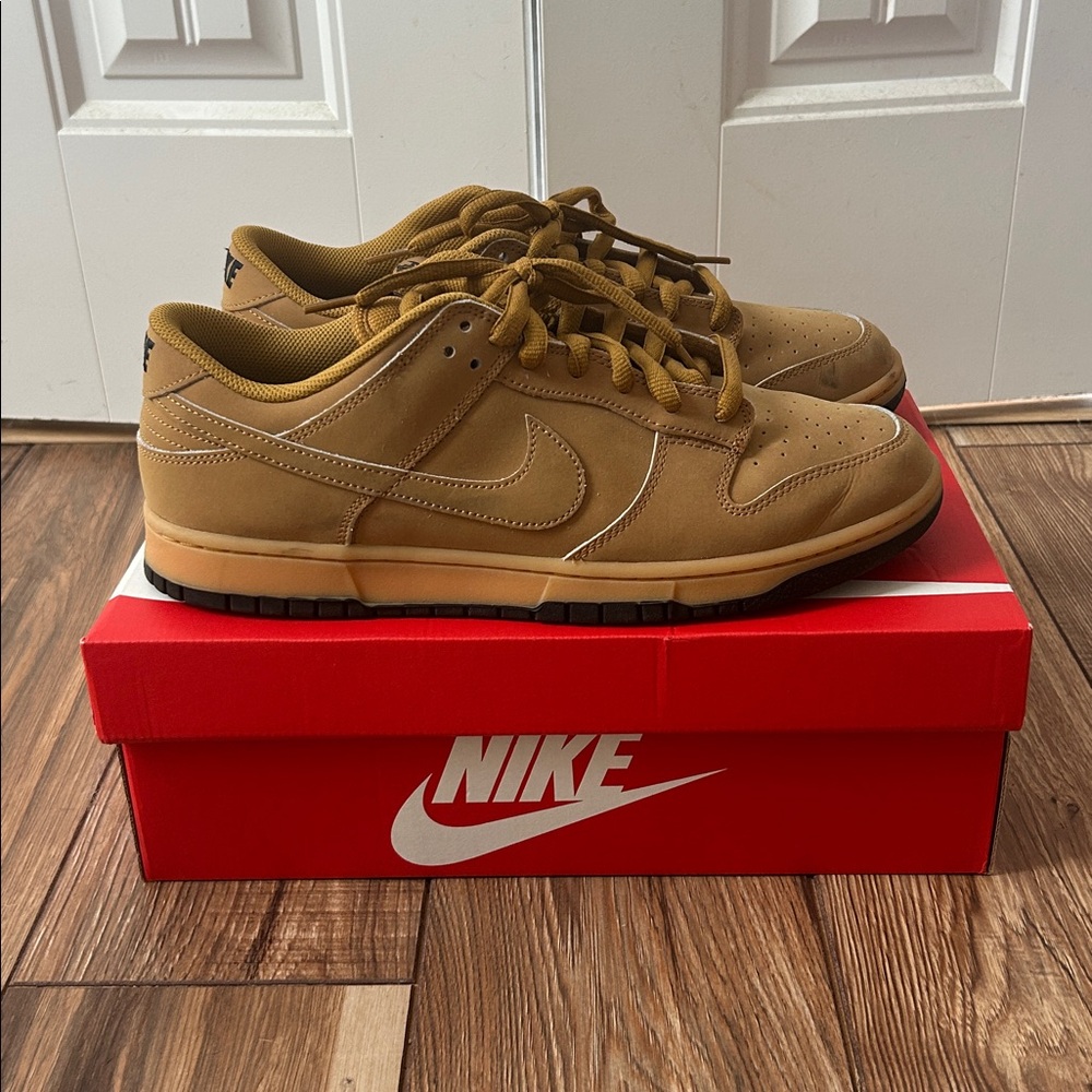 Nike Brown Dunk Low-Top Retro Sneakers